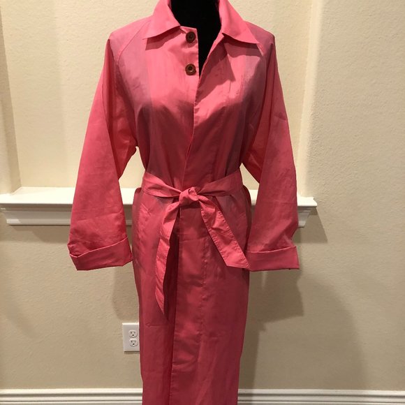 **SOLD** LONGCHAMP Authentic Travel Raincoat - Picture 2 of 8